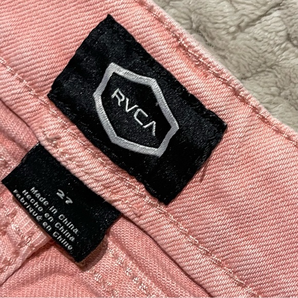 WOMEN’S RVCA PINK SHORTS - Picture 3 of 6